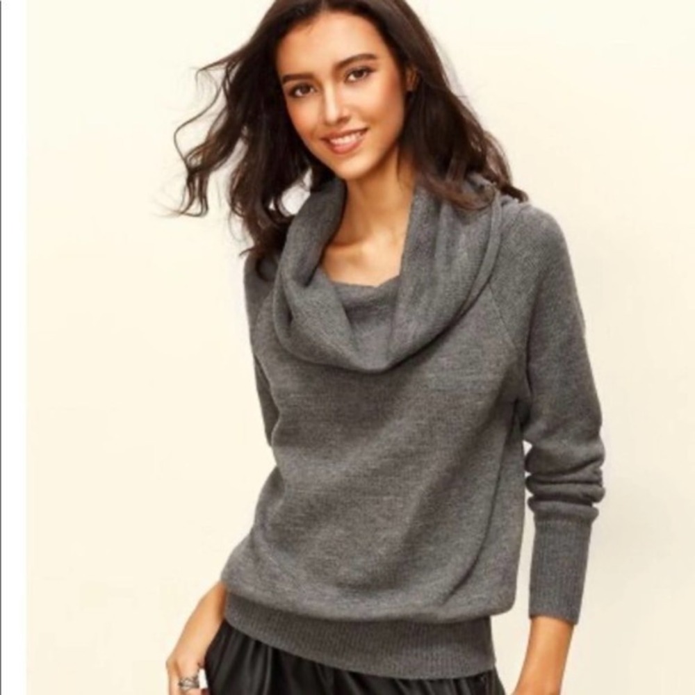 Off the Shoulder Convertible Sweater Sz M